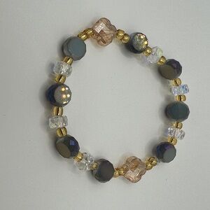 Elegant Gold and Multicolor Beaded Bracelet